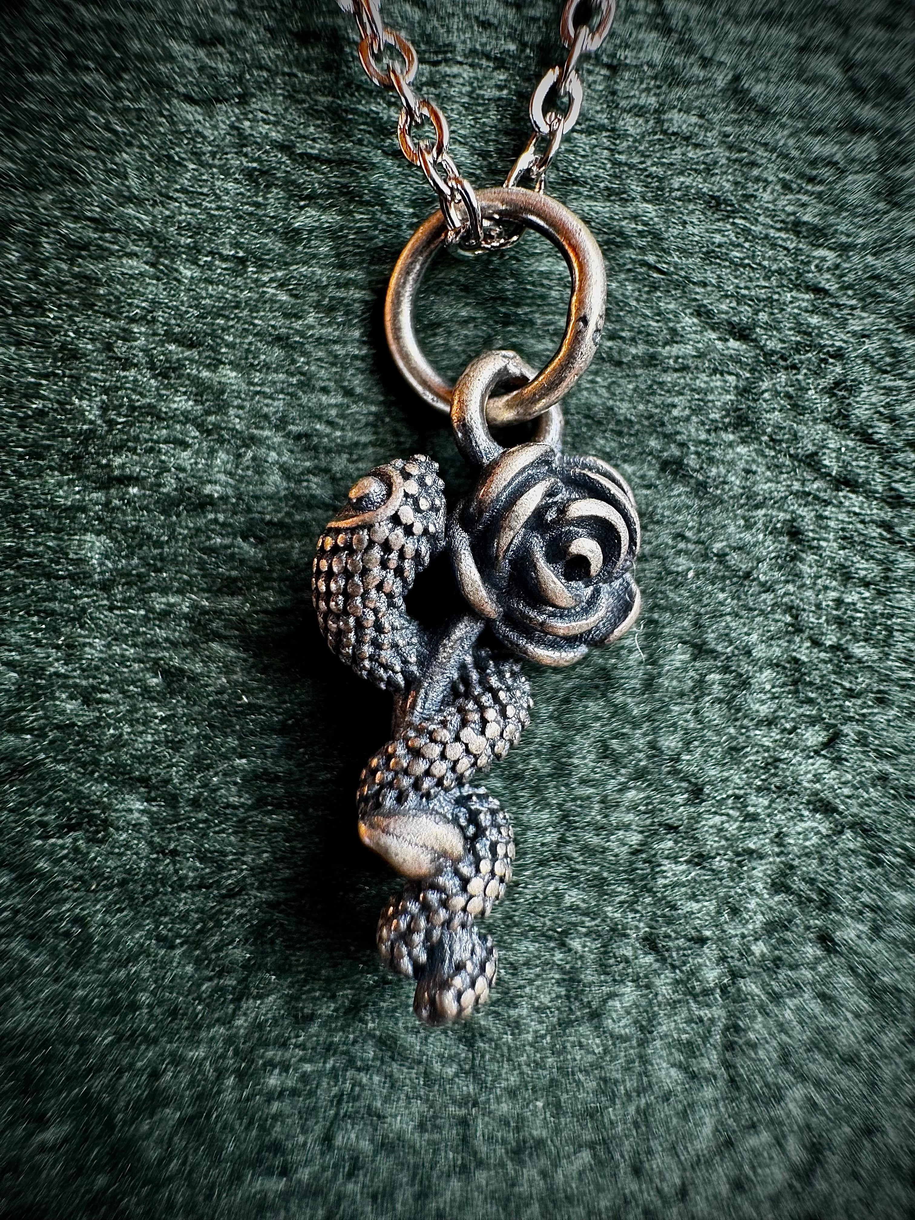 Snake Holding Rose S925