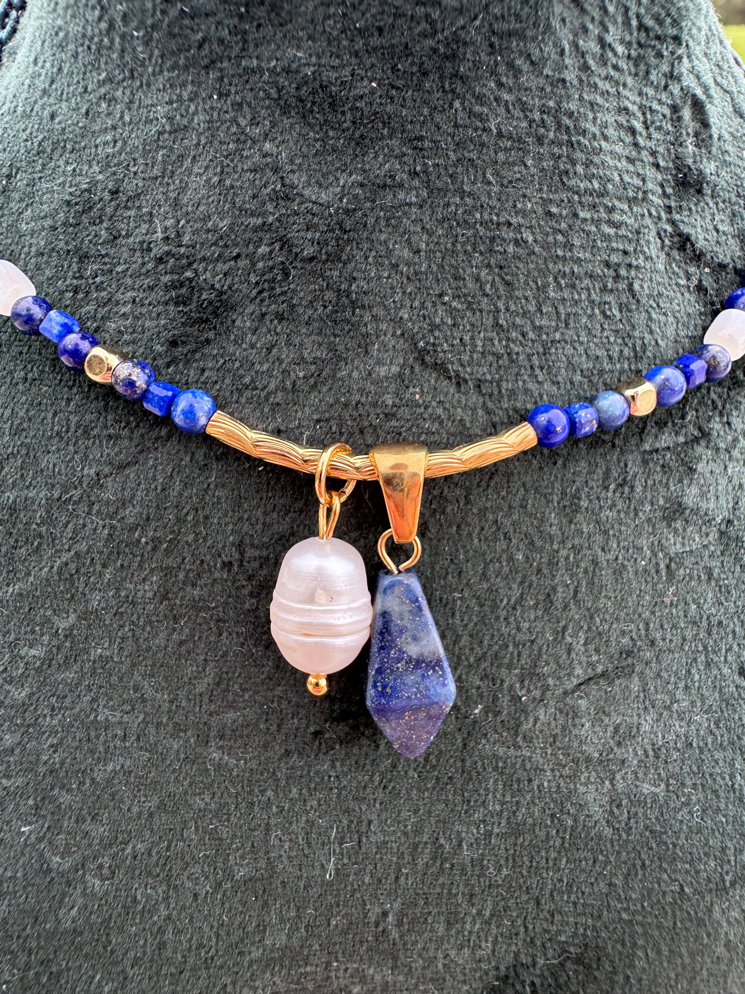 Lapis, Pearl Choker