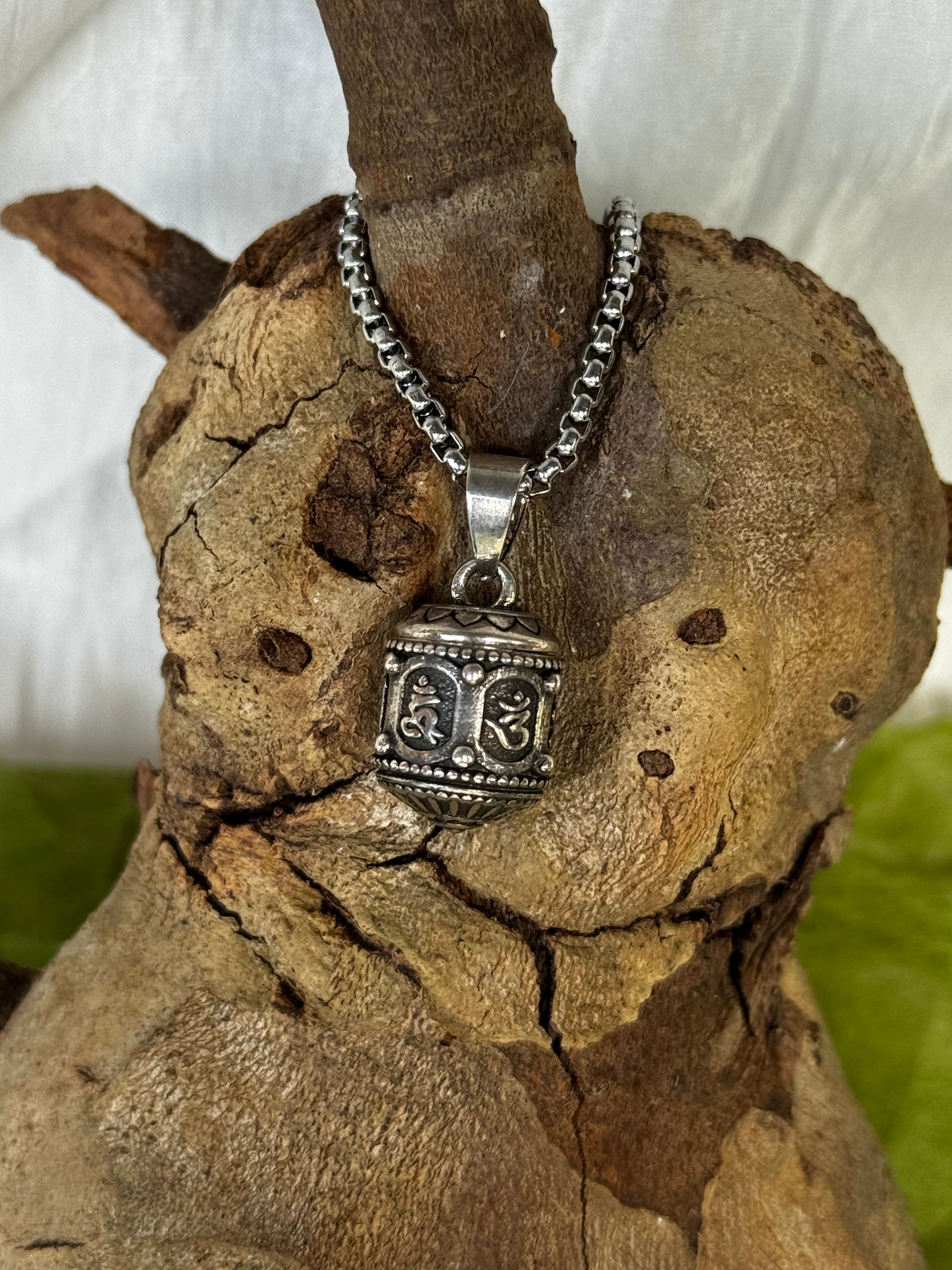 Sterling Silver Prayer Wish Box – Om Mani Padme Hum