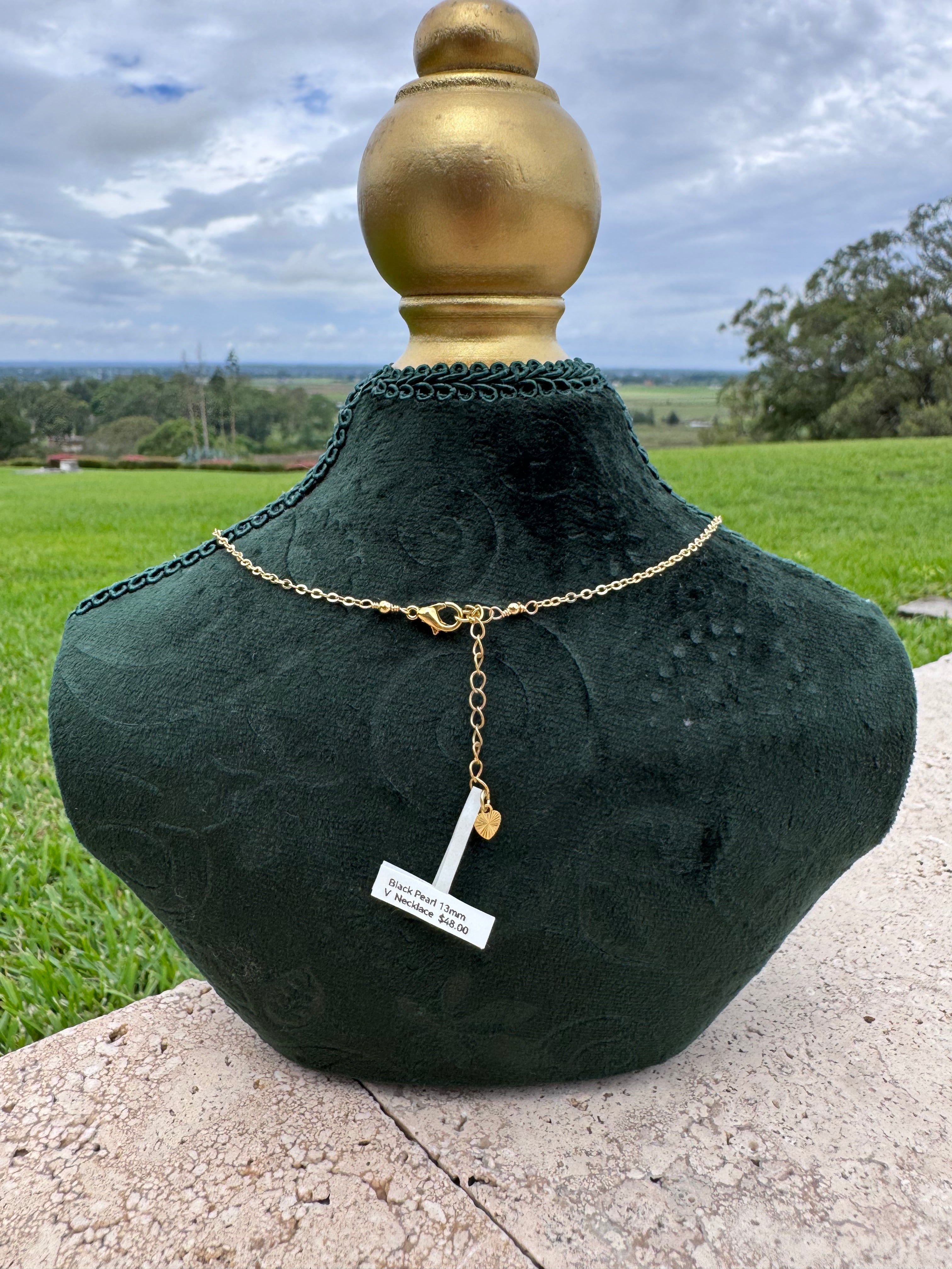 Wire Pearl Pendant Necklace