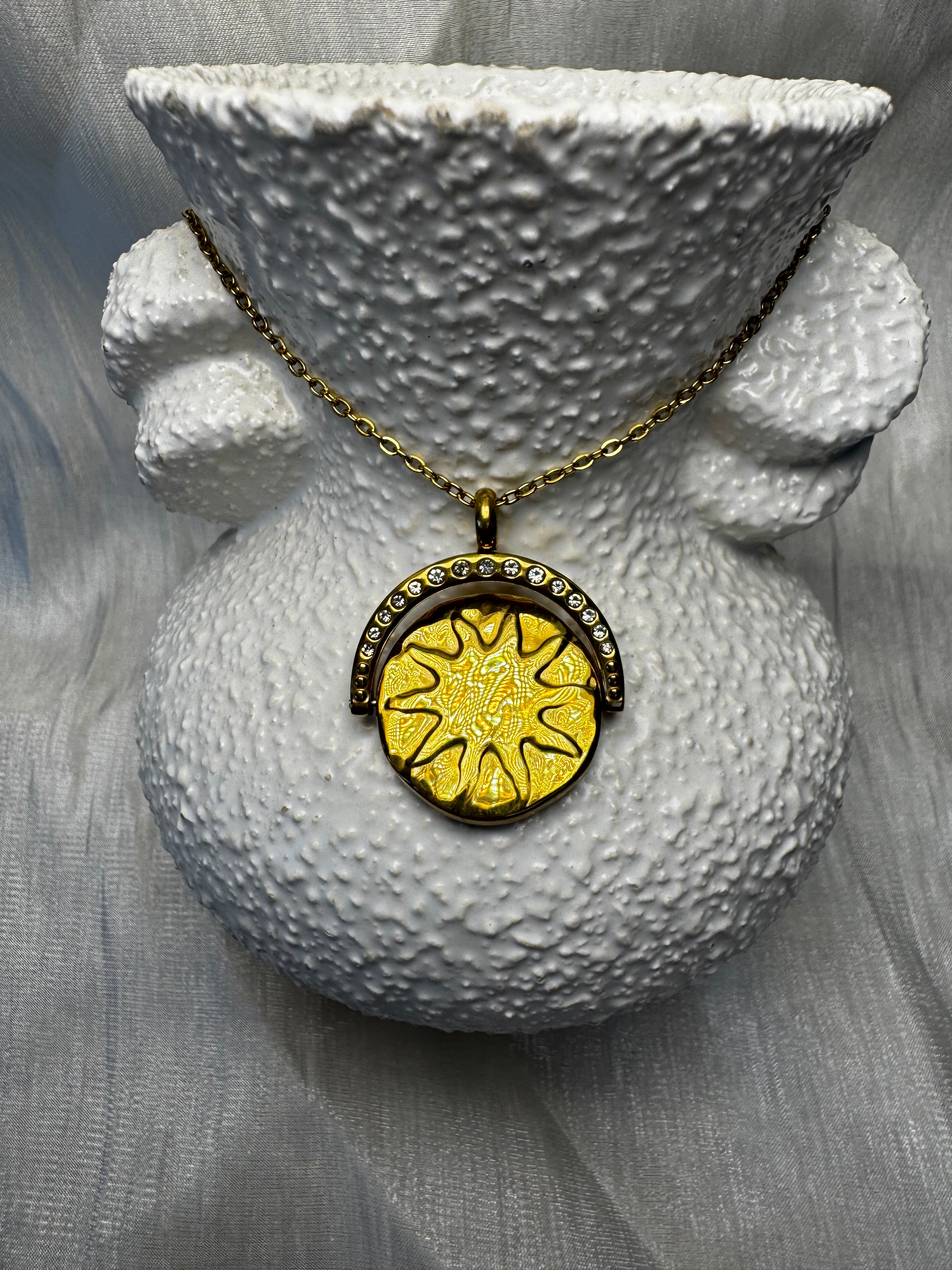 Sun and Moon Fidget necklace