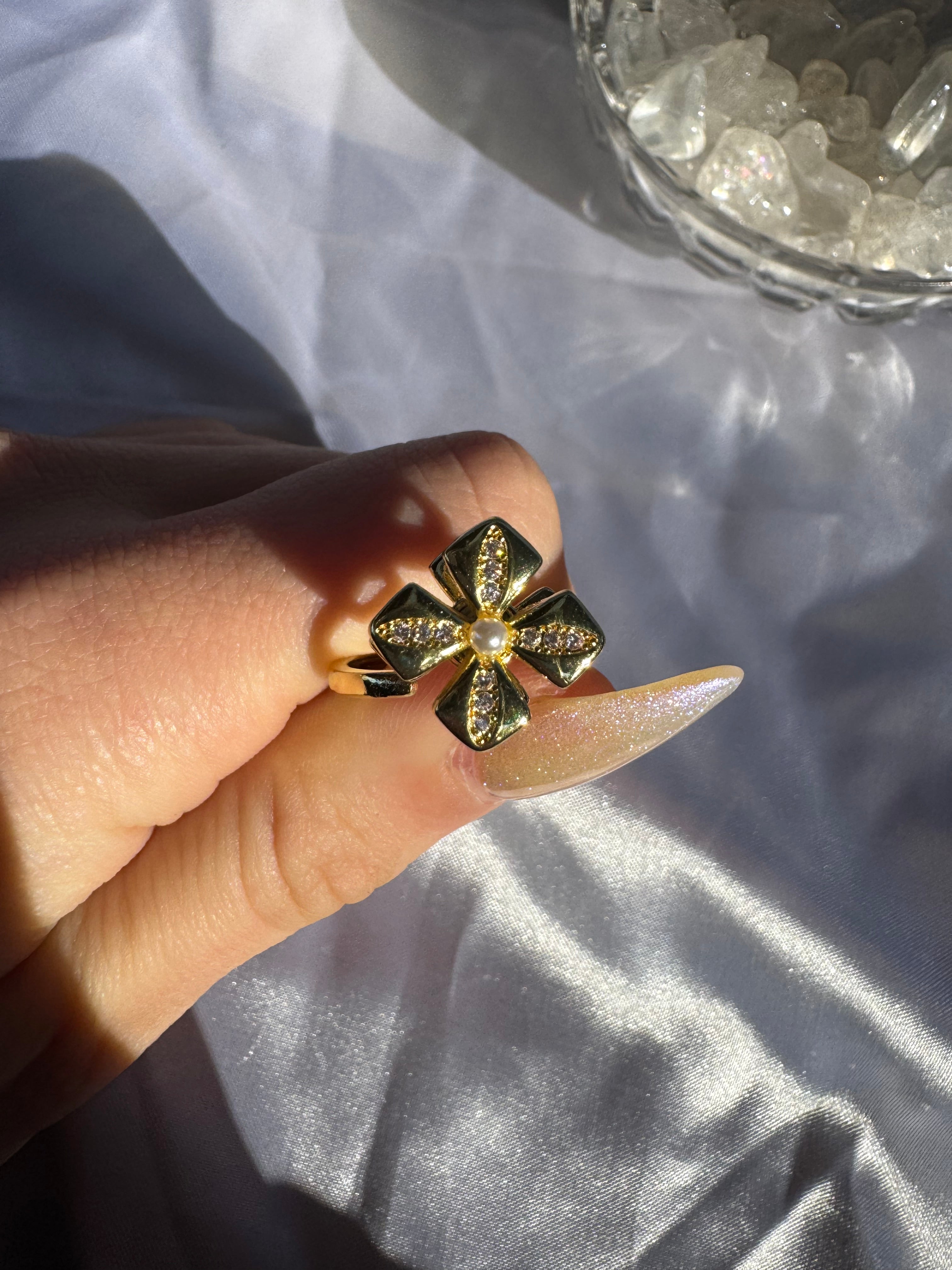 Gold pearl 4 Leaf Clover Fidget Ring