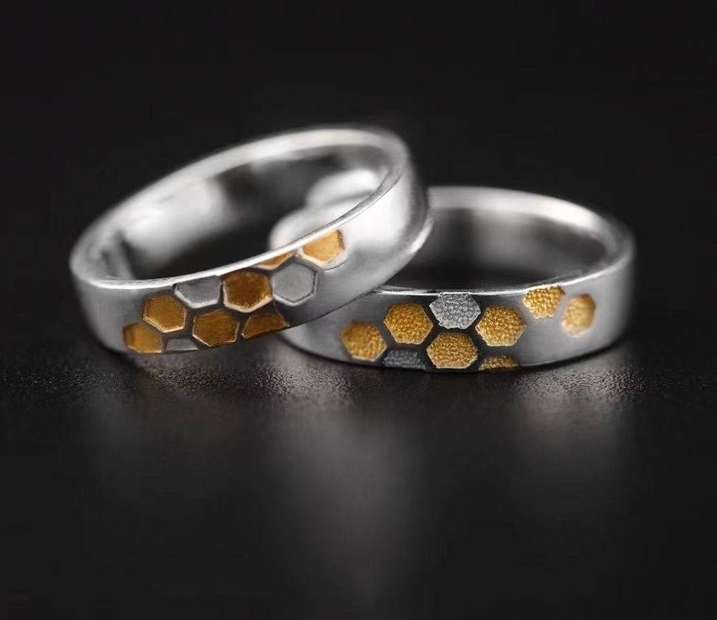 silver bee hive ring with gold plated design
