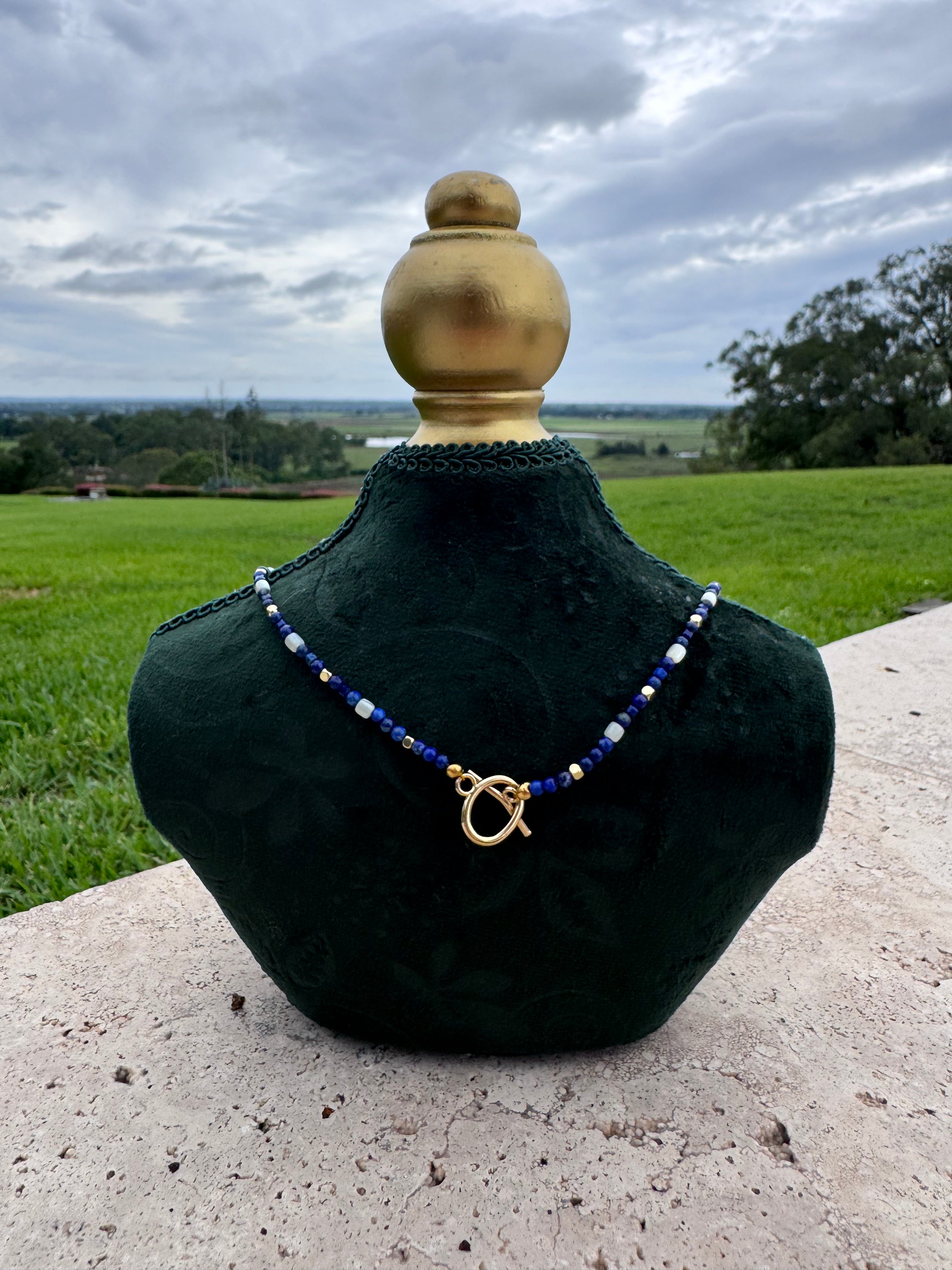 Lapis, Pearl Choker