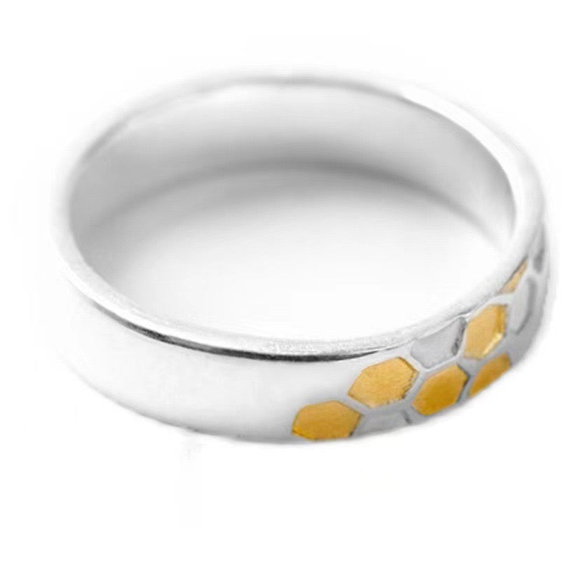 silver bee hive ring with gold plated design