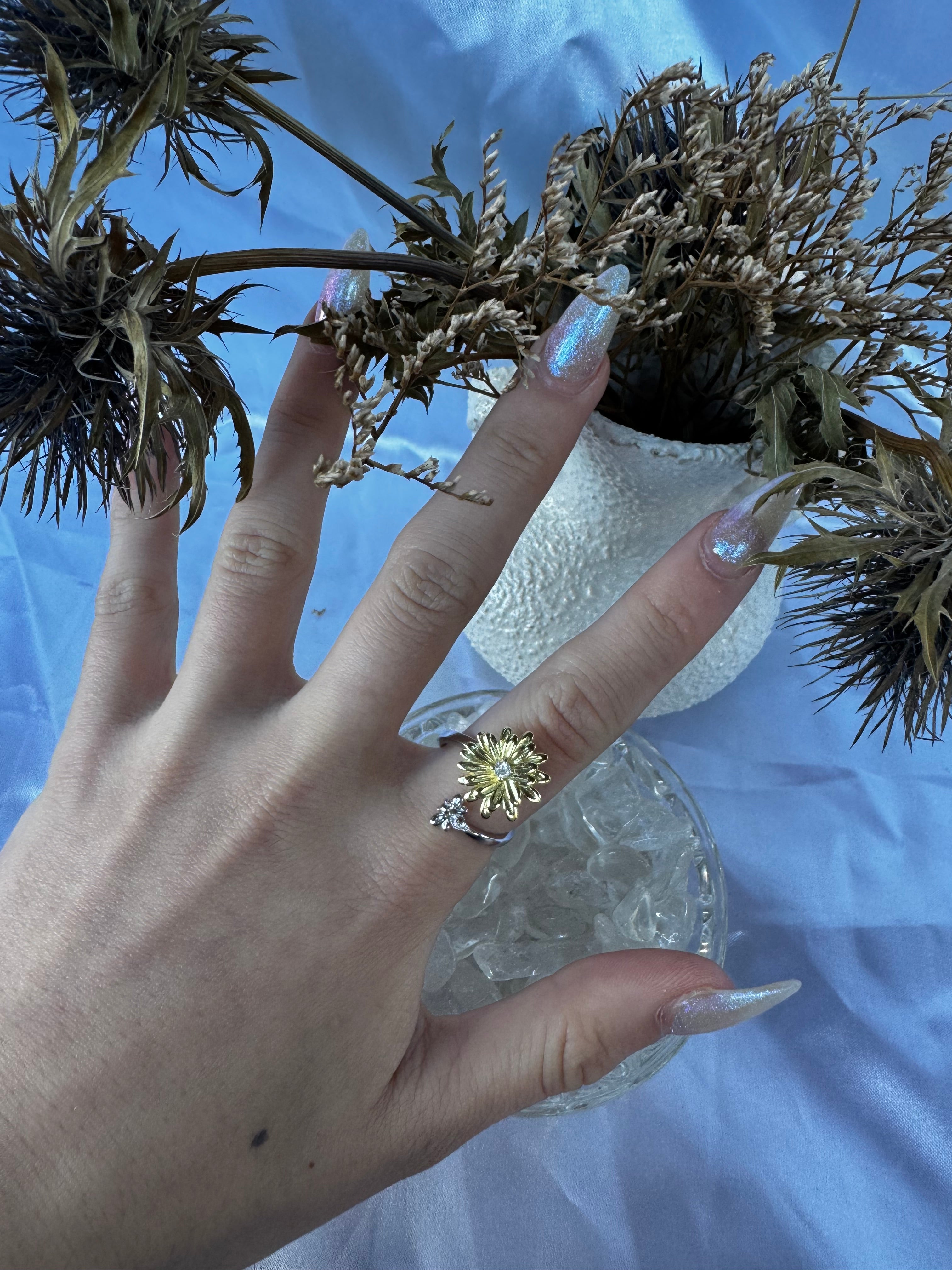 Gold Daisy Bee Fidget Ring