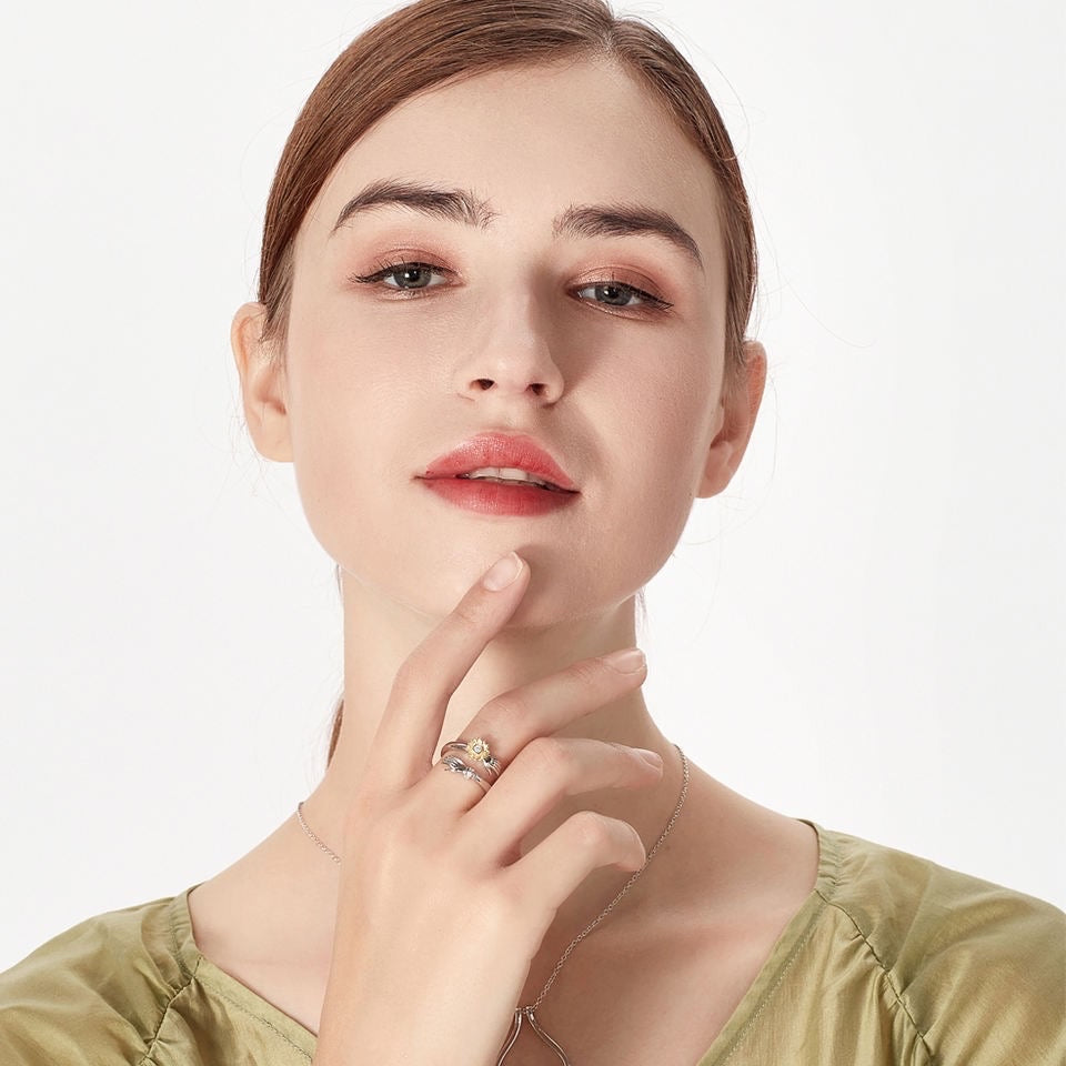 woman wearing silver hug ring