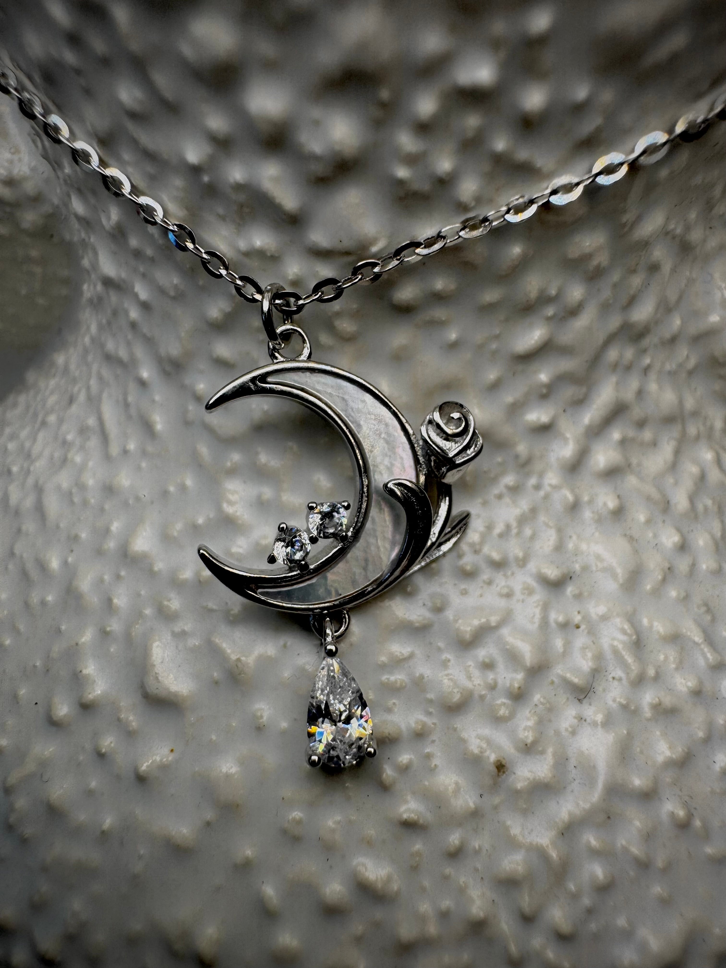 Moon necklace S925