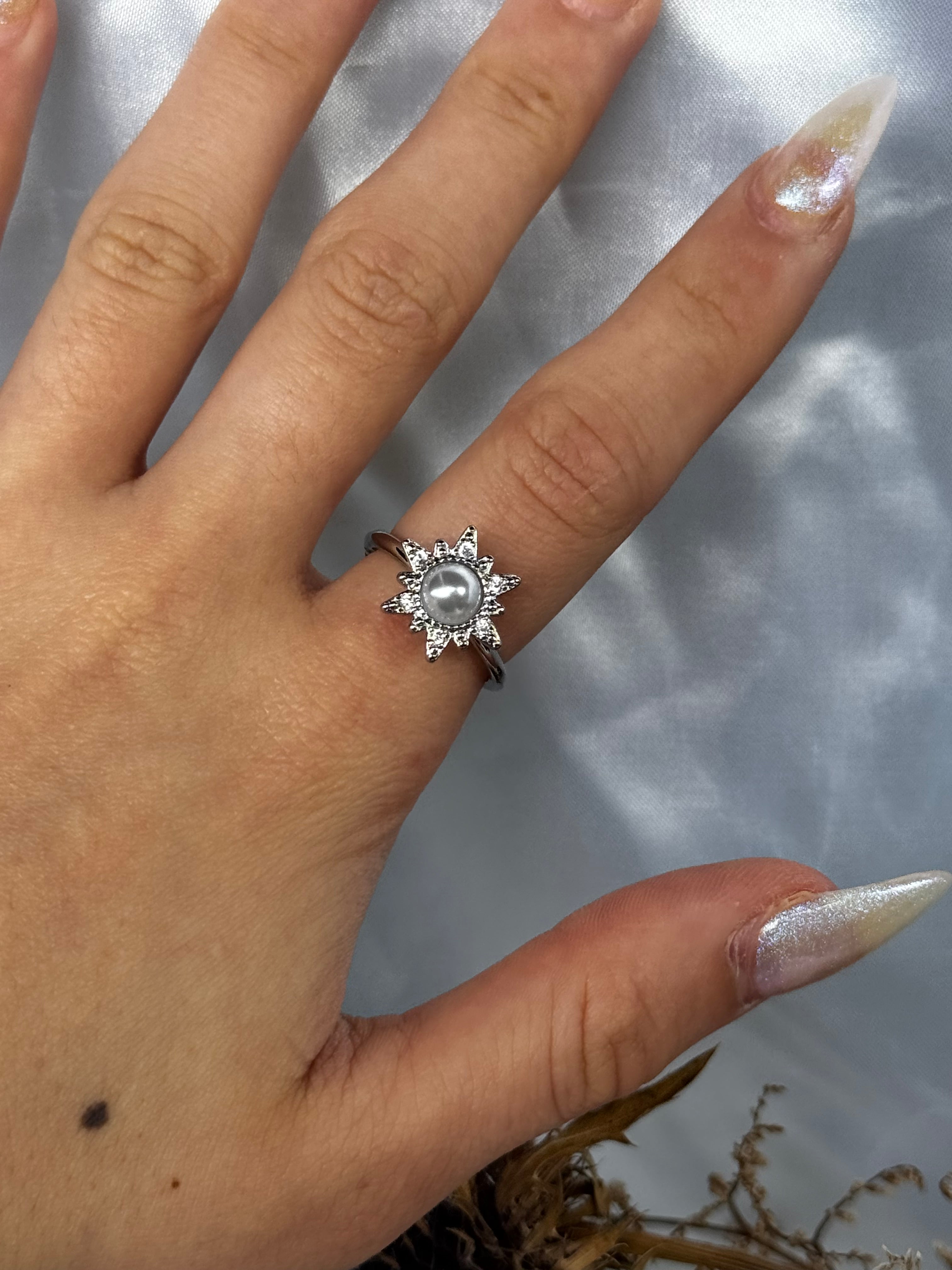 Pearl/Silver Snowflake flower Fidget Ring