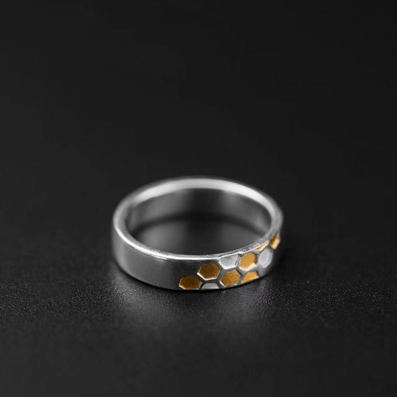 silver bee hive ring with gold plated design