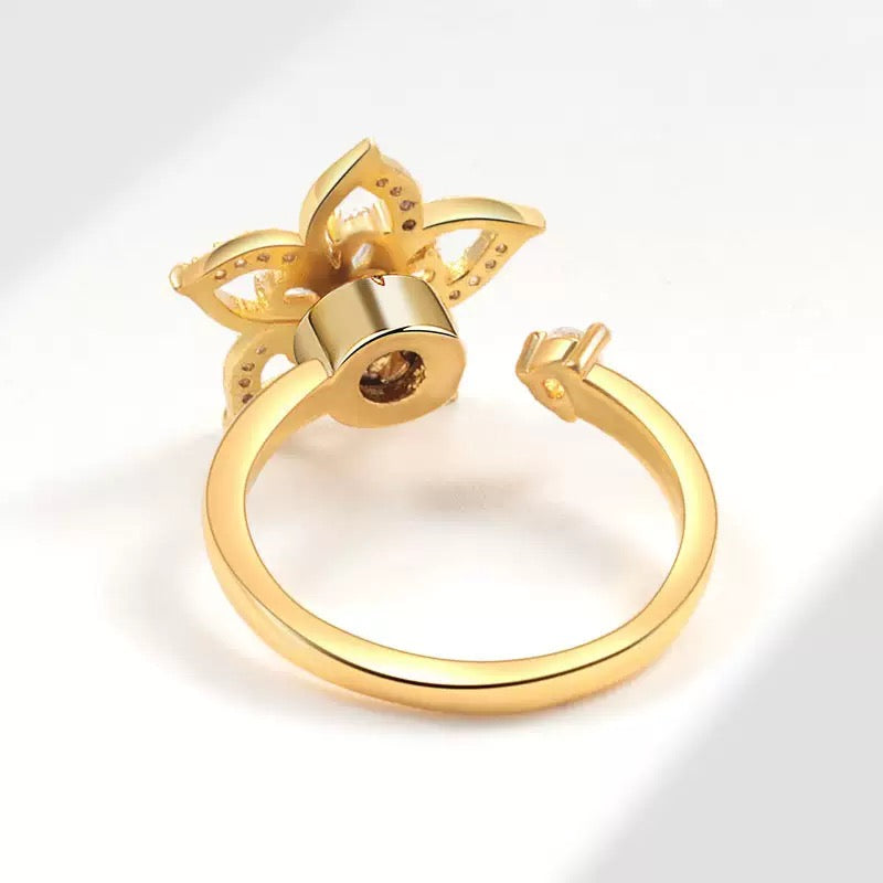 Elegant Gold Flower Fidget Ring