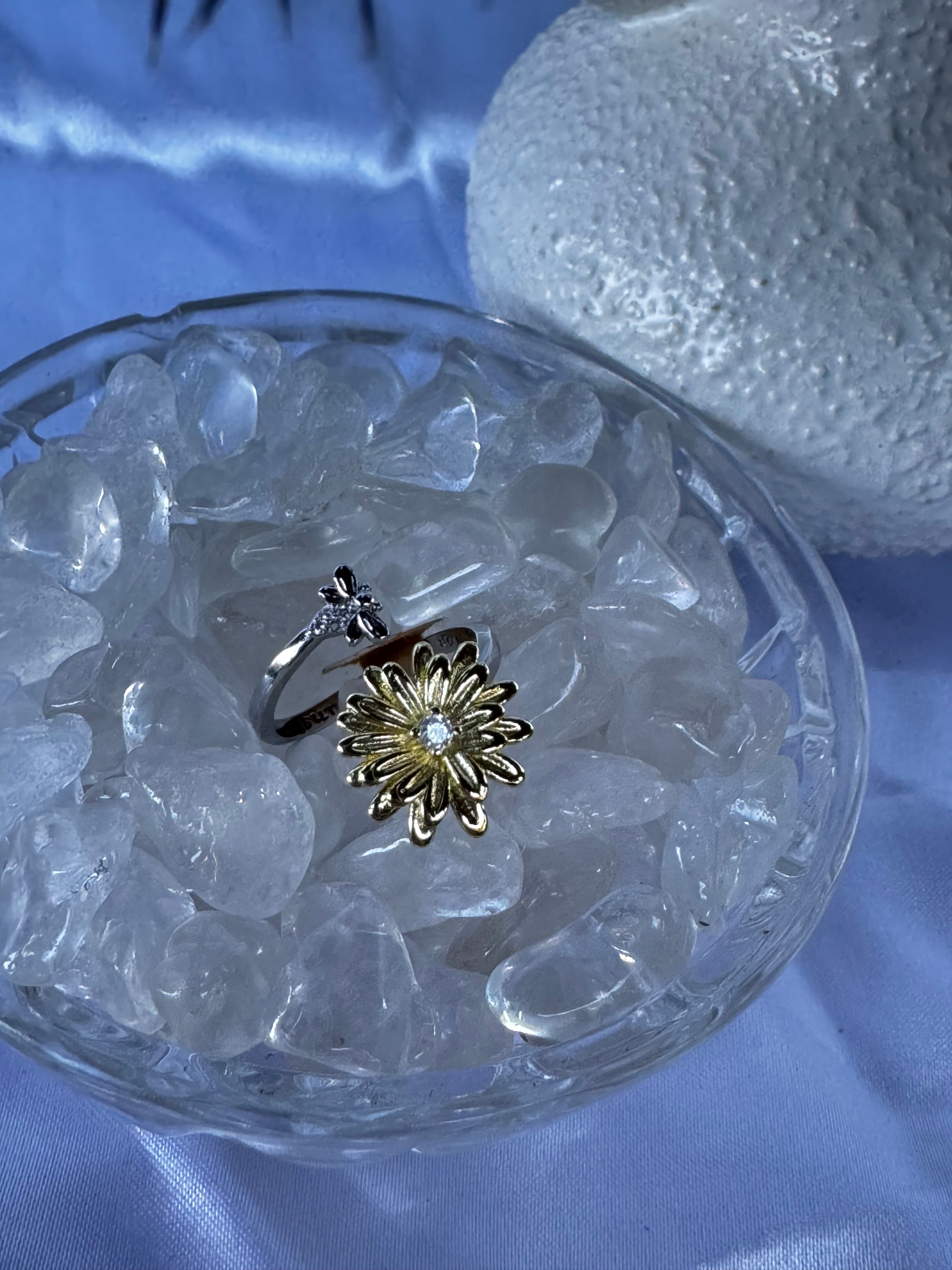 Gold Daisy Bee Fidget Ring