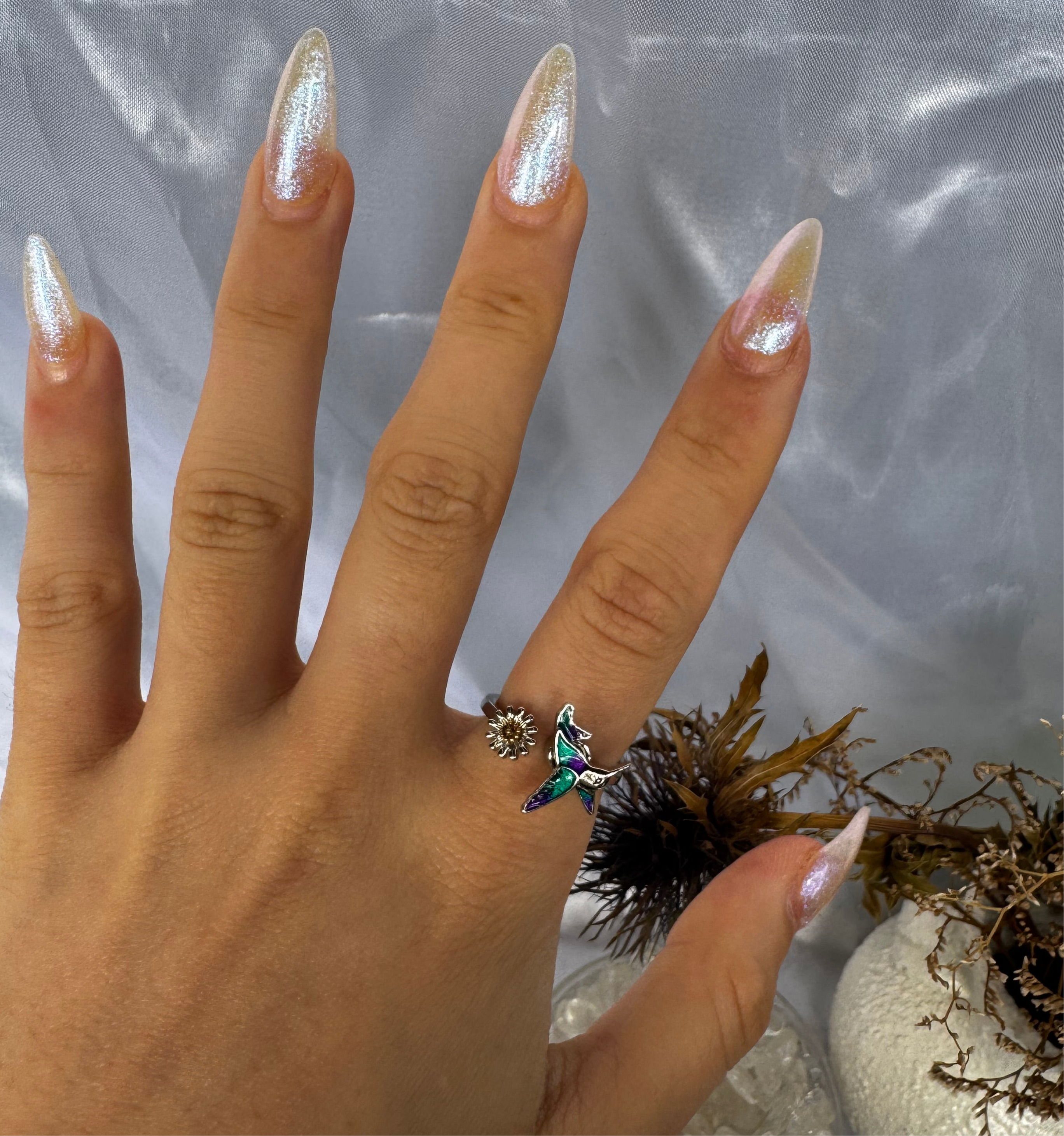 Hummingbird Fidget and Daisy Flower Ring