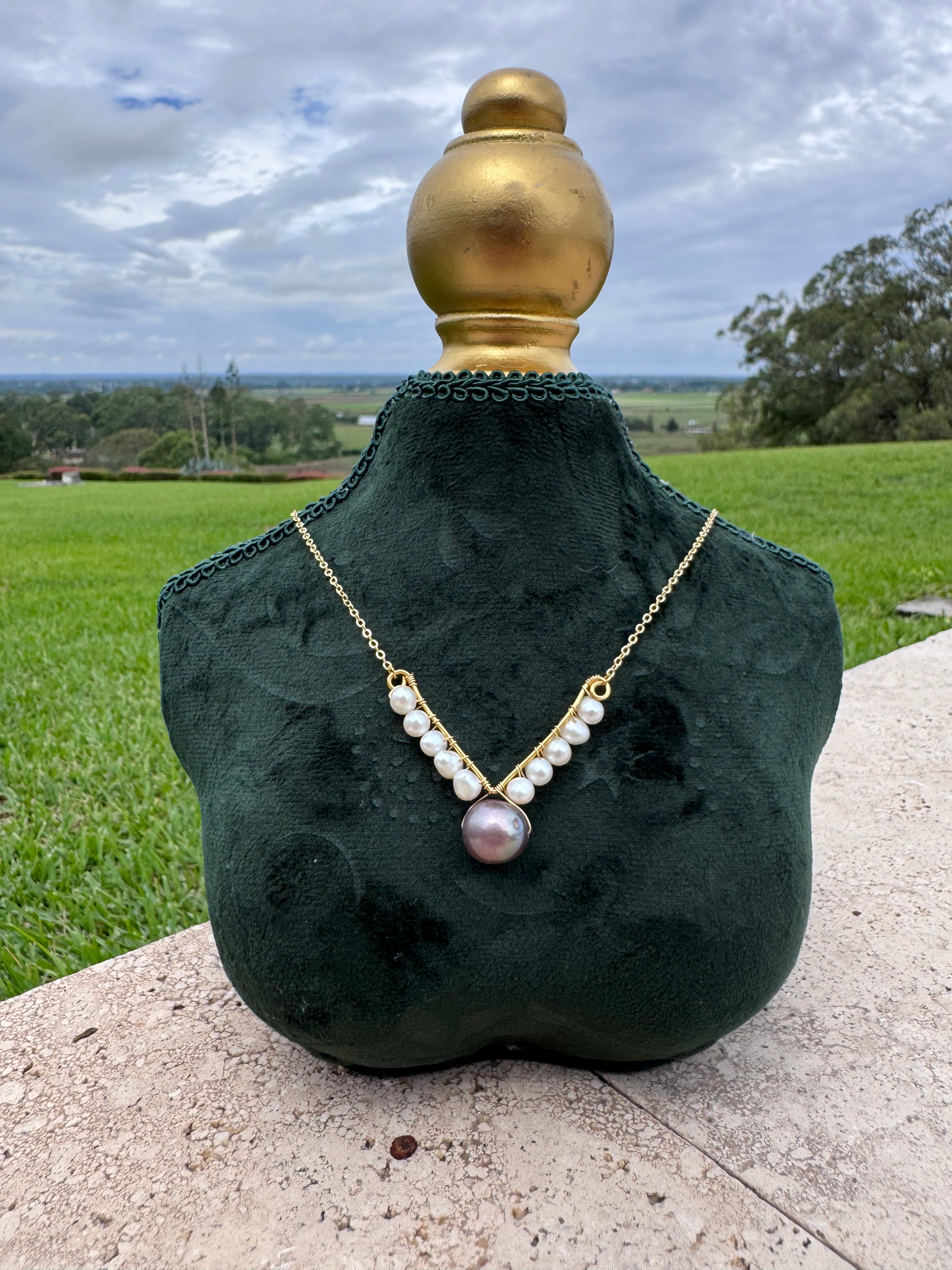 Wire Pearl Pendant Necklace