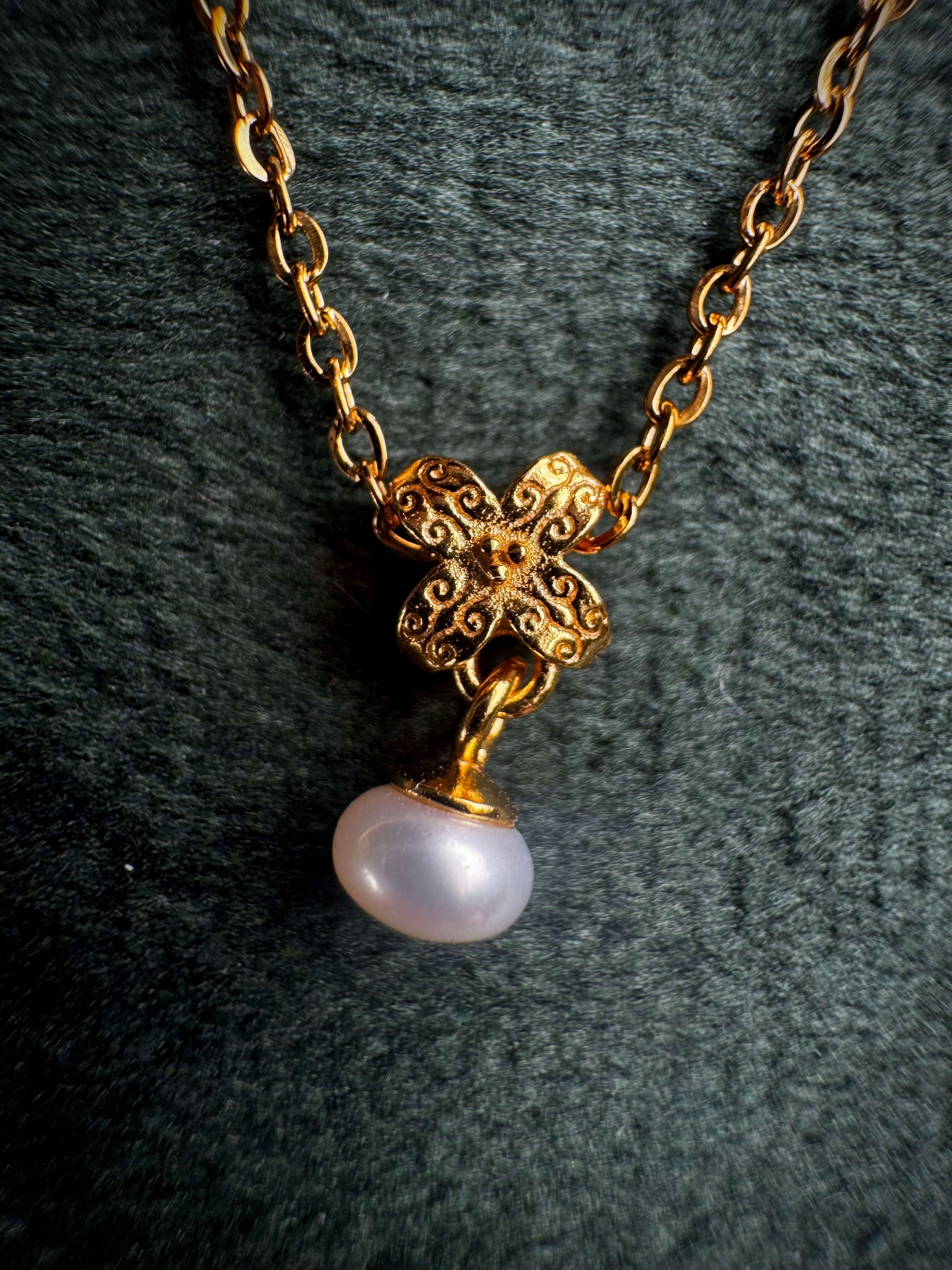 MINI Floral Pearl Necklace