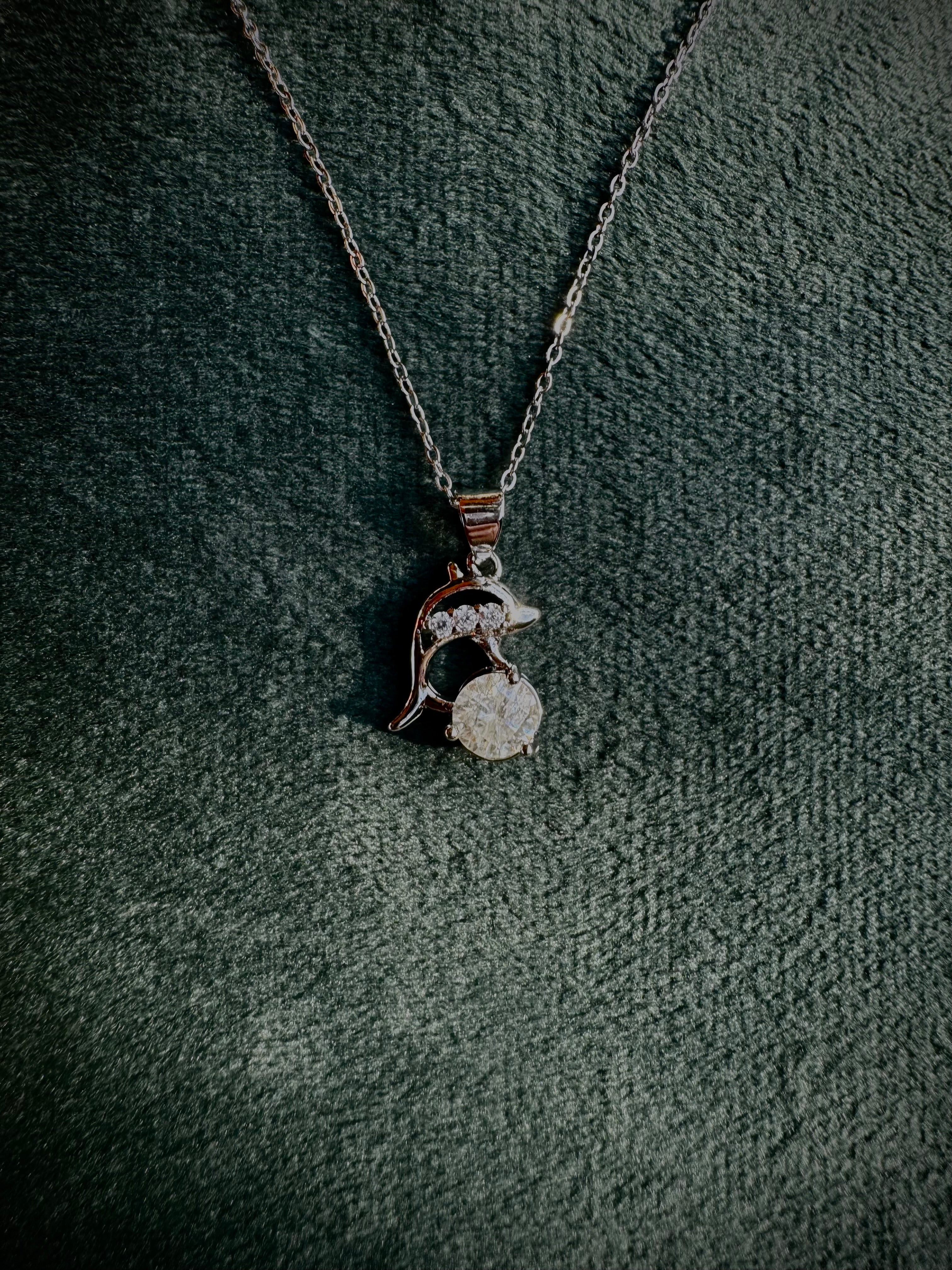 S925 Dolphin Moissanite necklace