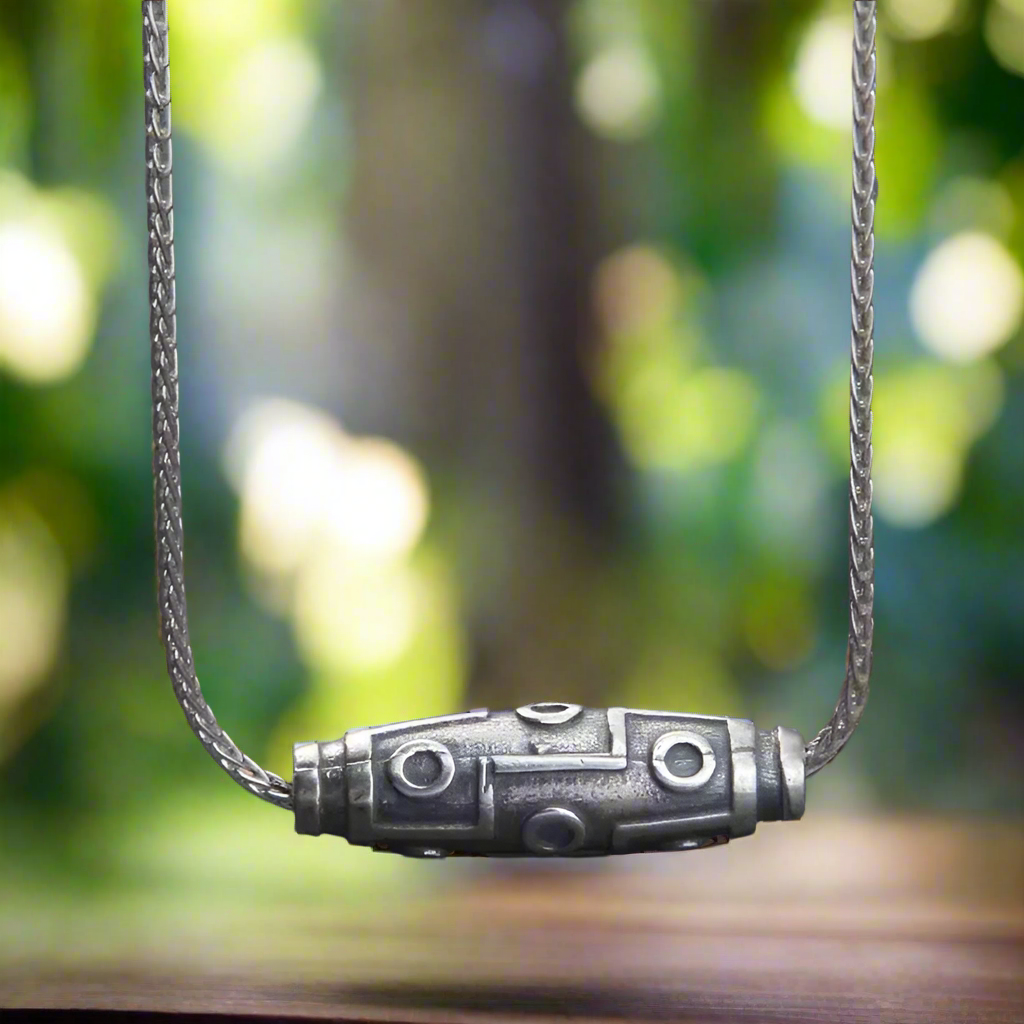 Tibetan Nine-Eyed Dzi Bead Amule Silver Necklace
