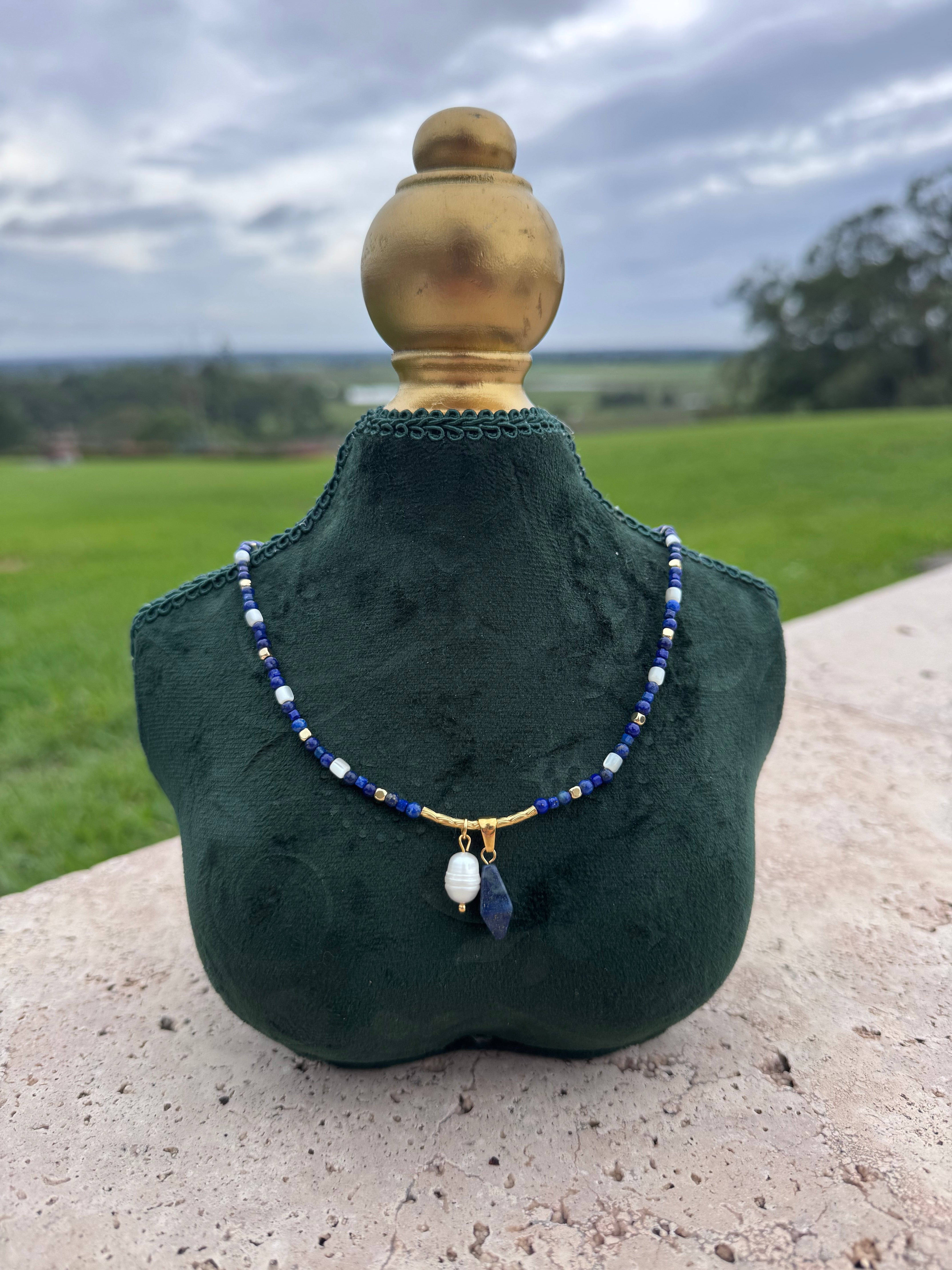 Lapis, Pearl Choker