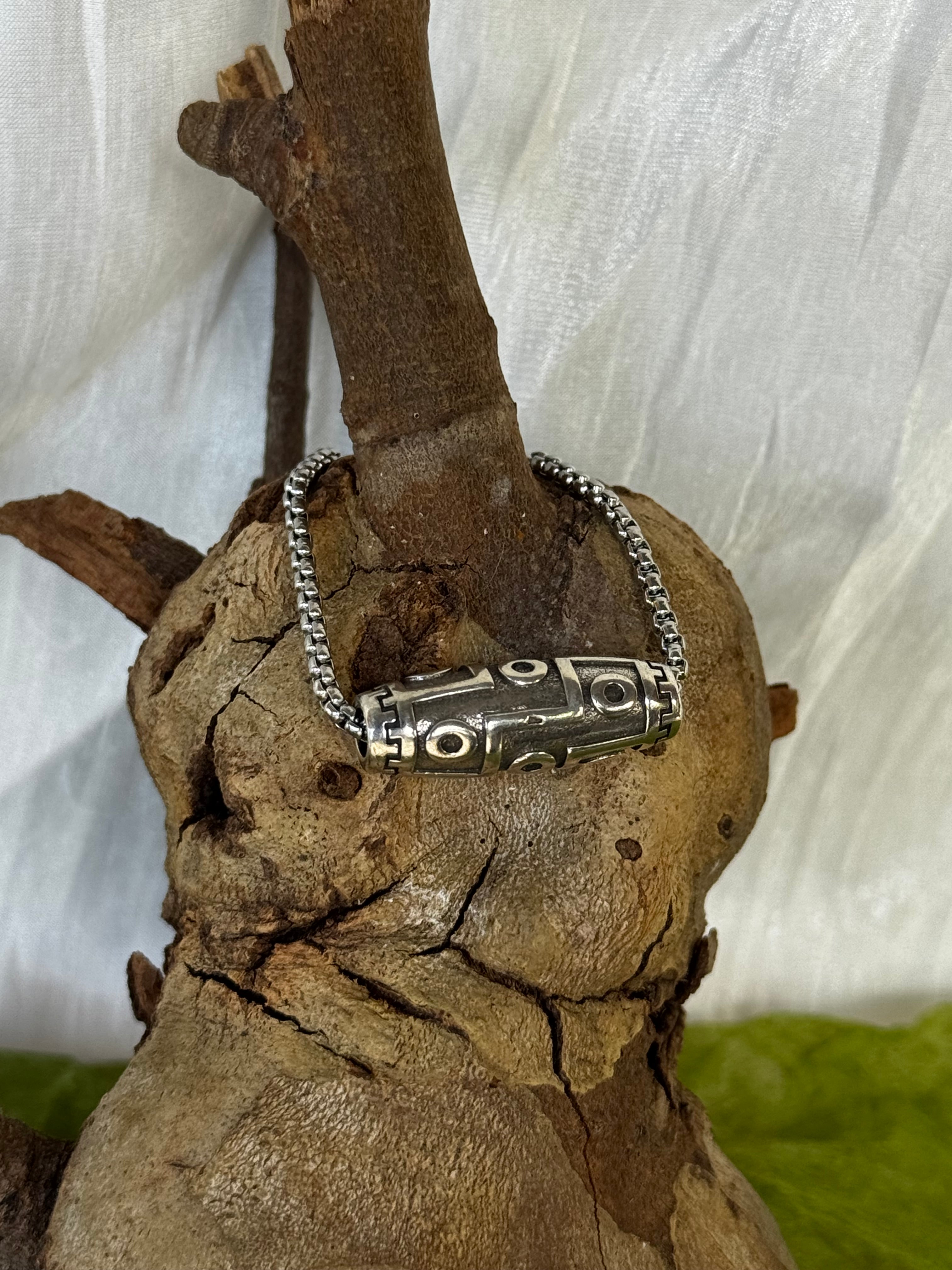 Tibetan Nine-Eyed Dzi Bead Amule Silver Necklace