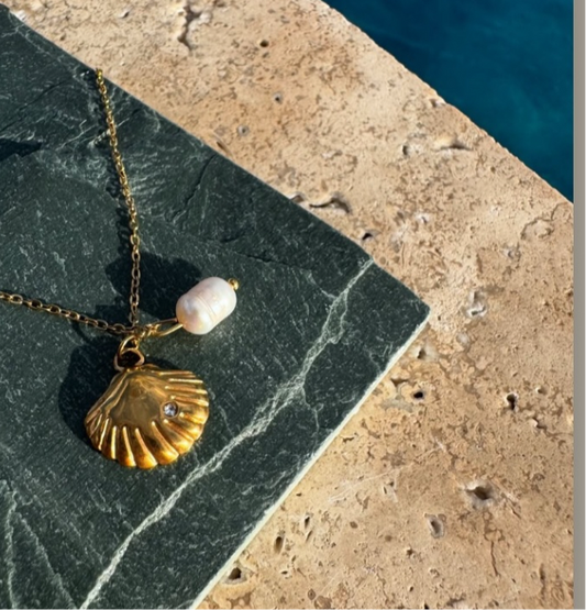 Seashell with Pearl Gold Necklace