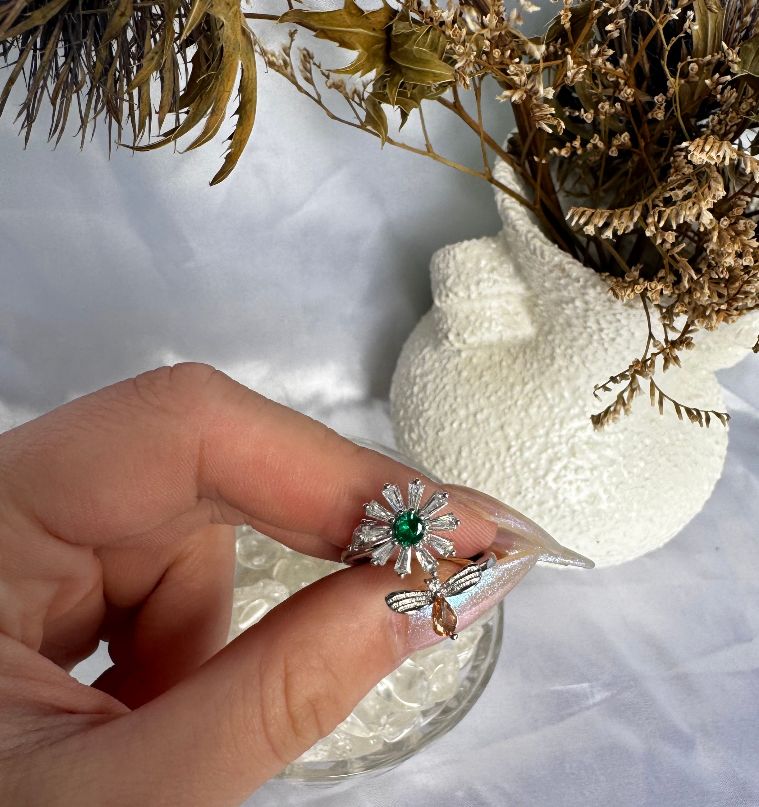 Silver Bee with Flower Fidget ring