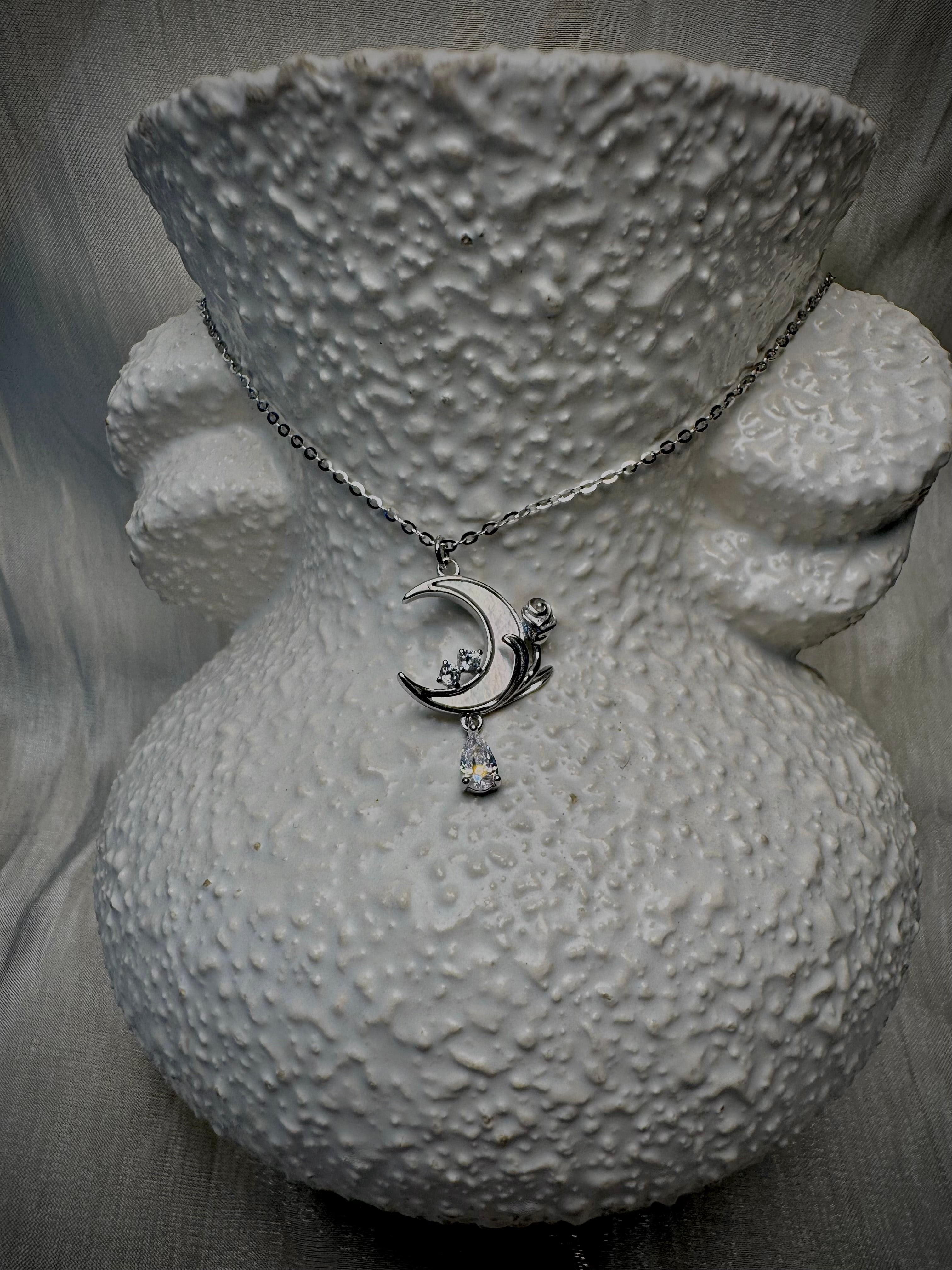 Moon necklace S925