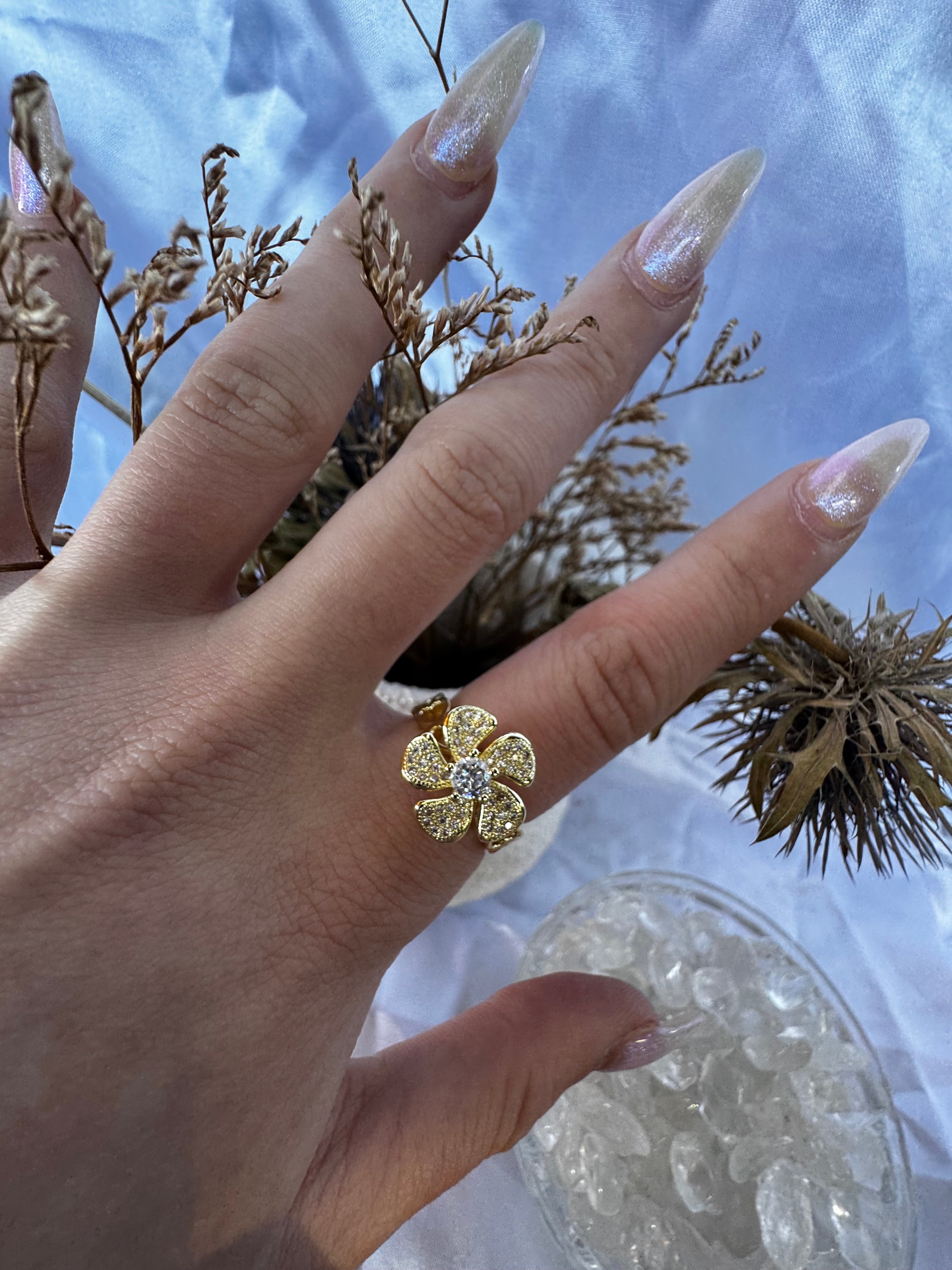 Flower with heart band fidget ring