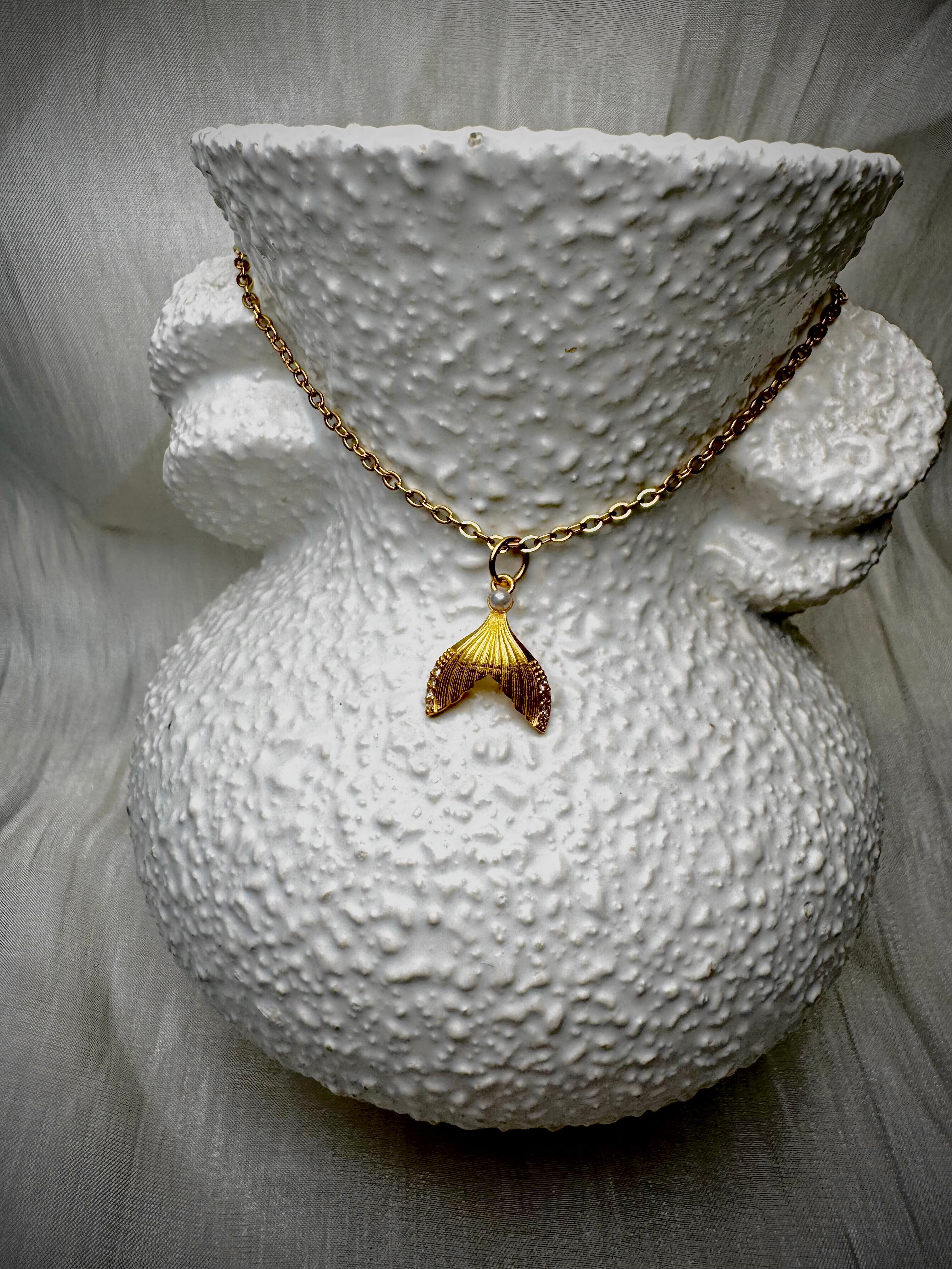 MINI Gold Whale Tail S925