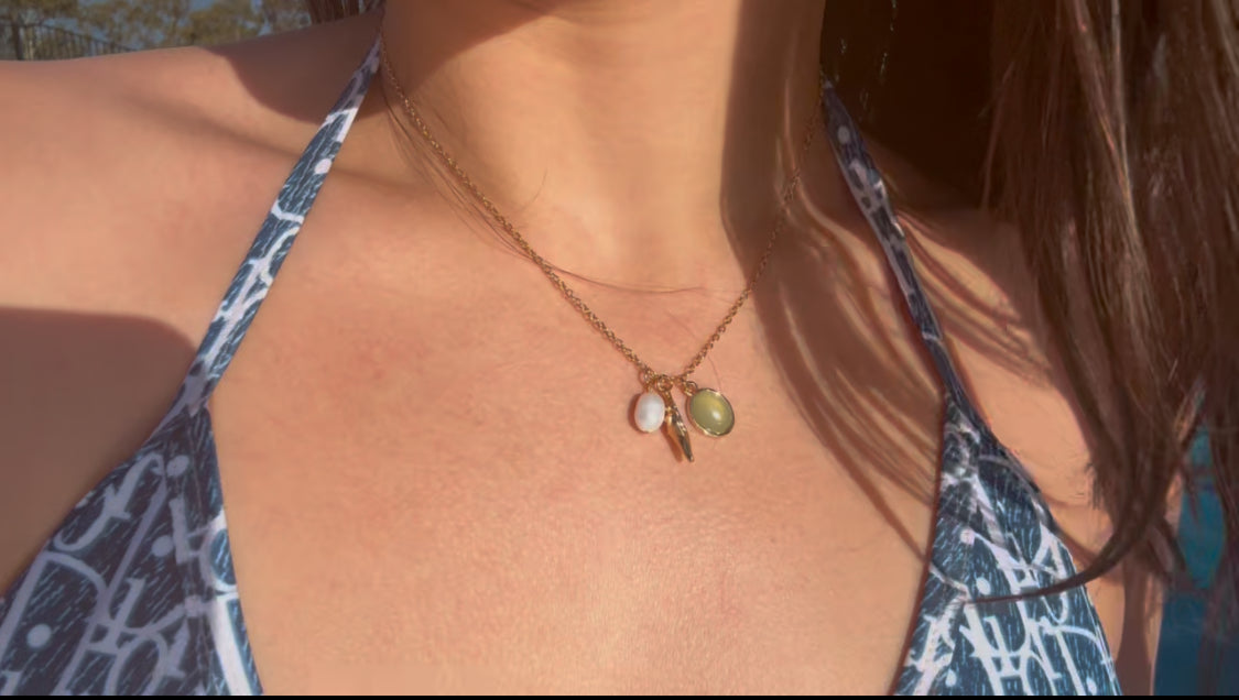 Pearl Seashell Gemstone Gold Necklace