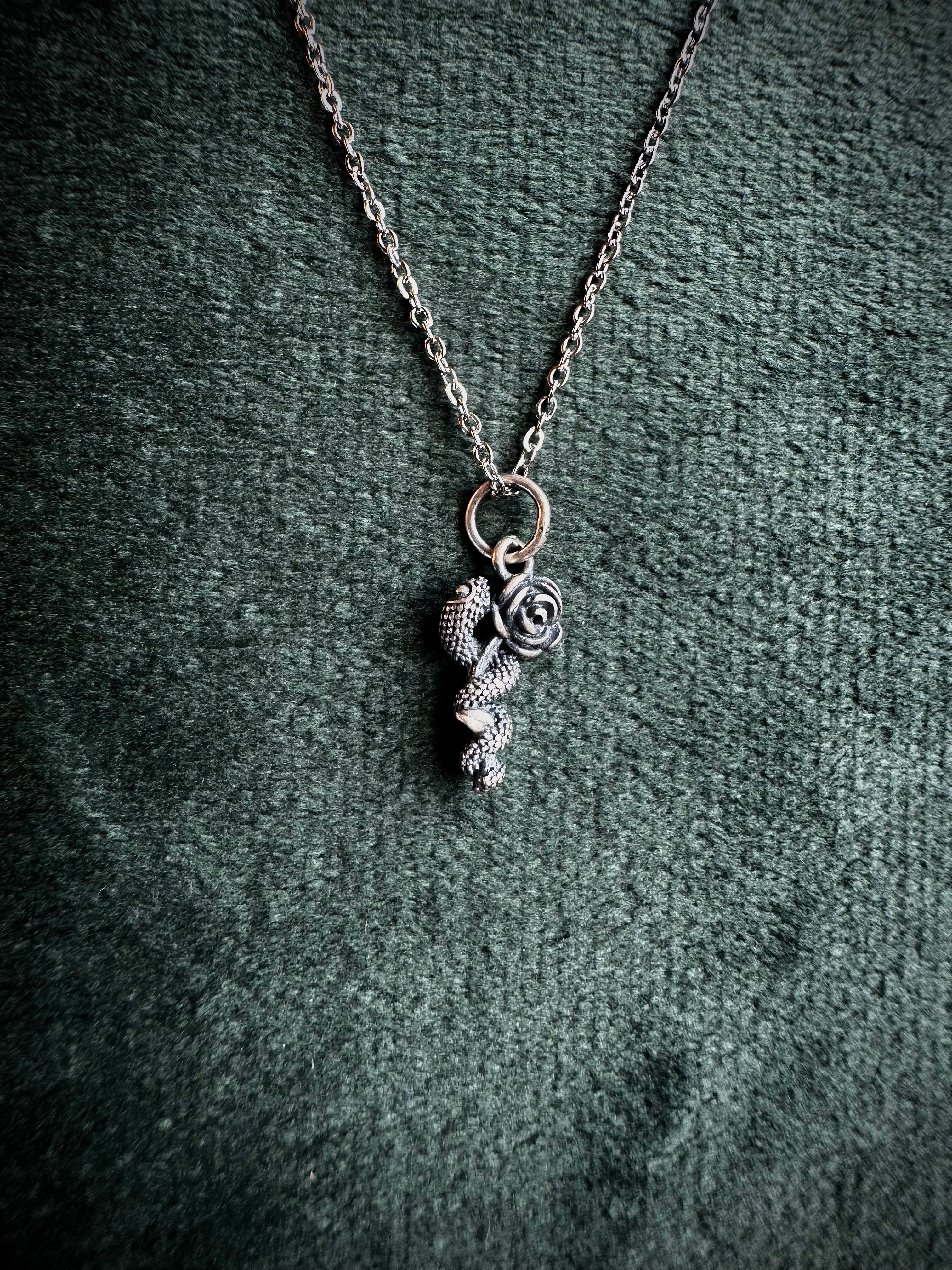 Snake Holding Rose S925