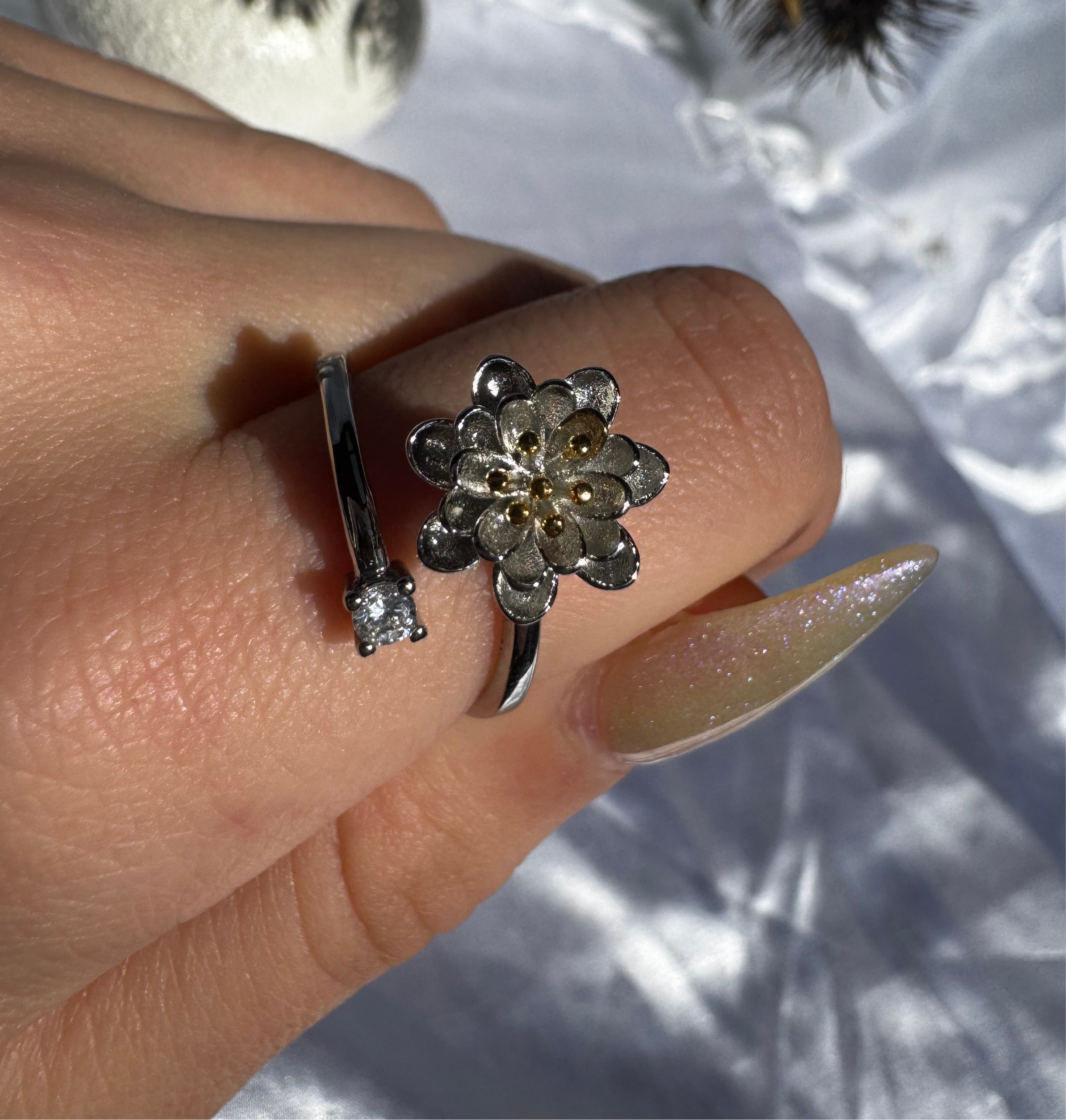 Mix metal Flower Fidget Ring