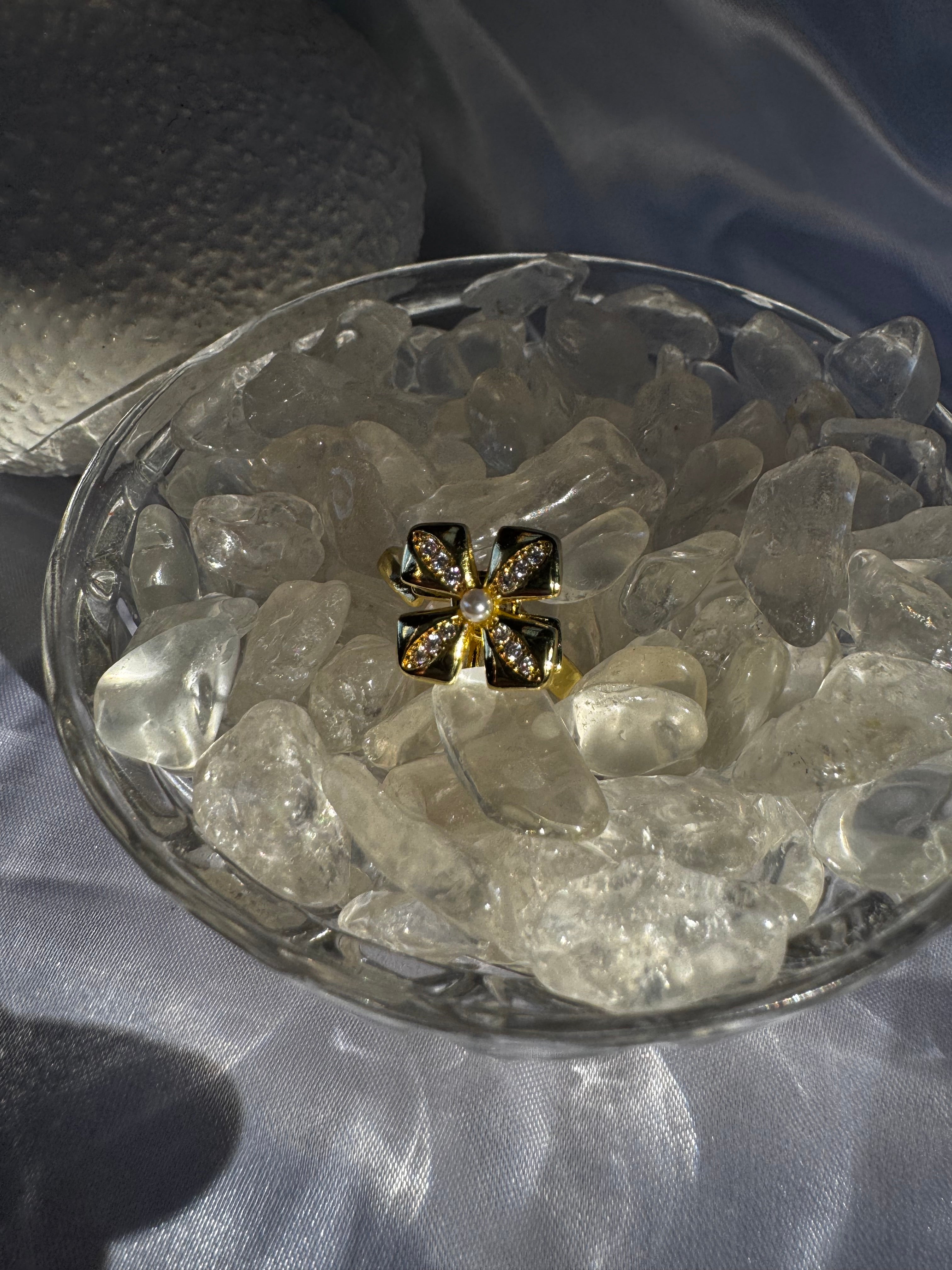 Gold pearl 4 Leaf Clover Fidget Ring