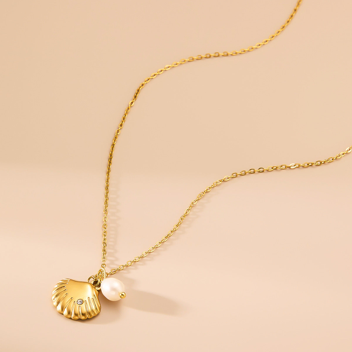 Seashell with Pearl Gold Necklace