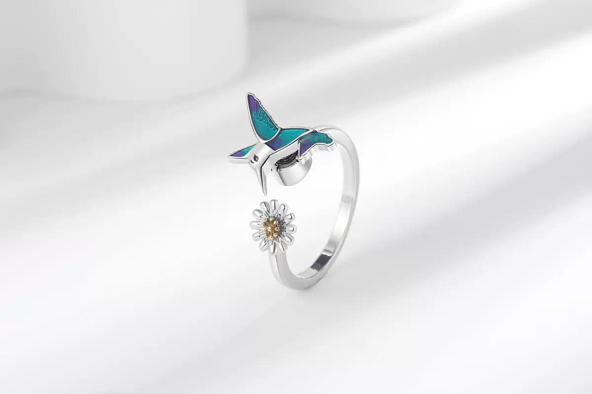 Hummingbird Fidget and Daisy Flower Ring